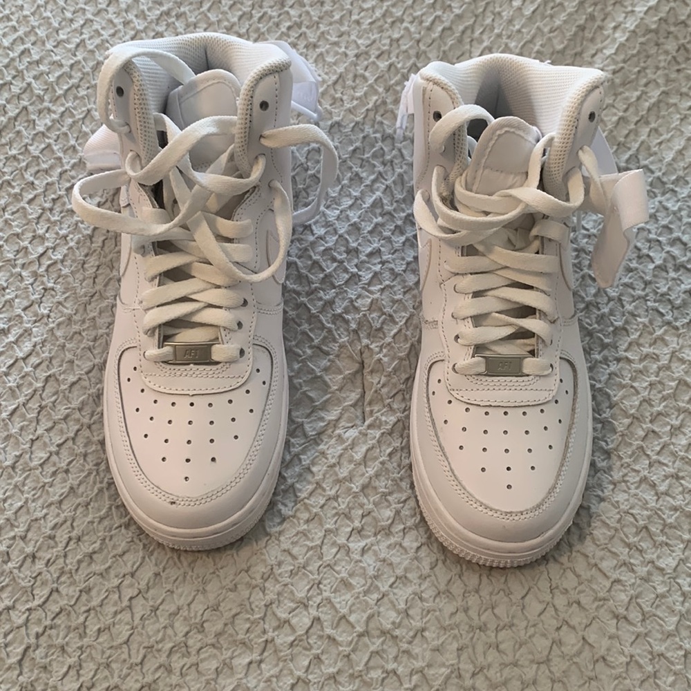 Size 5.5 big kids Nike Air Force 1